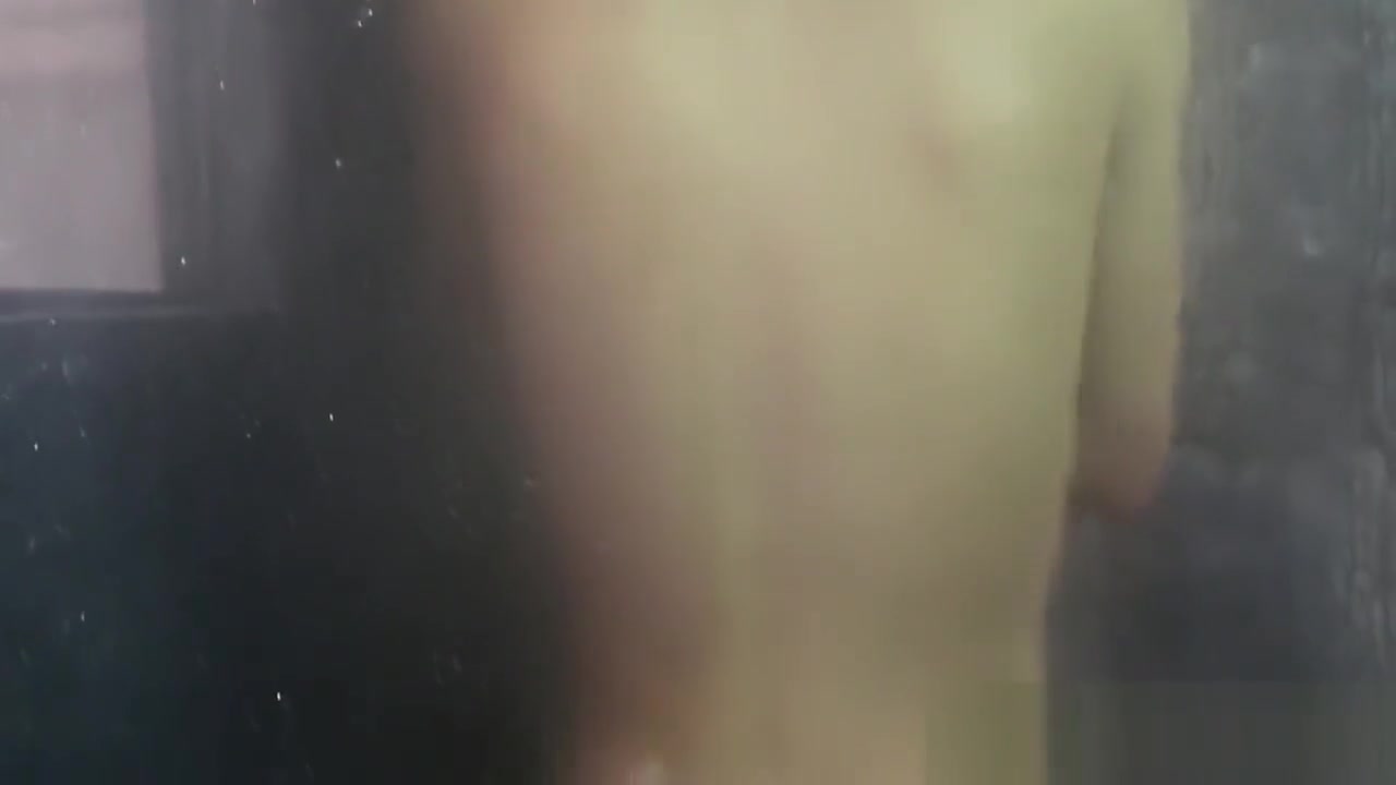 Jasper Robinson enjoys jerking his cock while showering