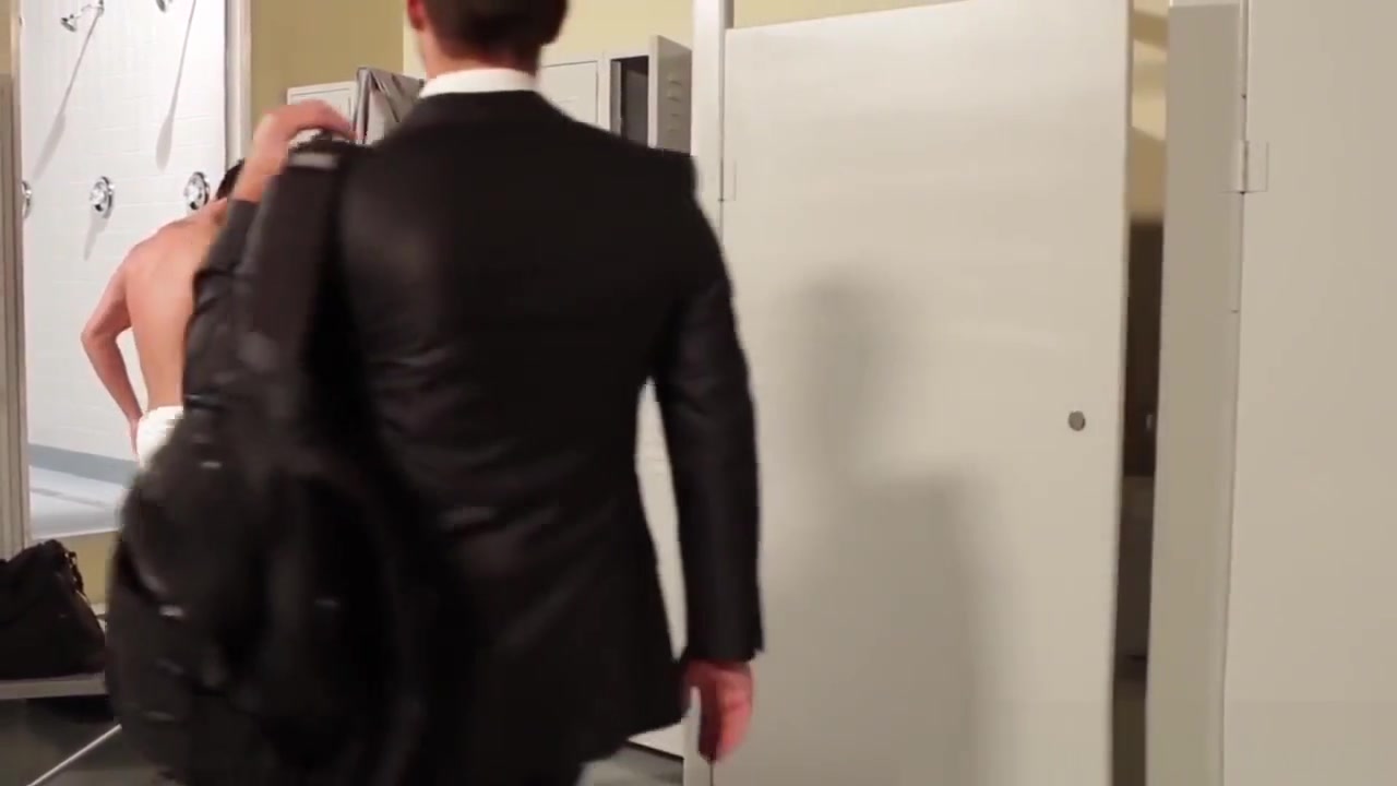 Showered officehunks analfuck after work