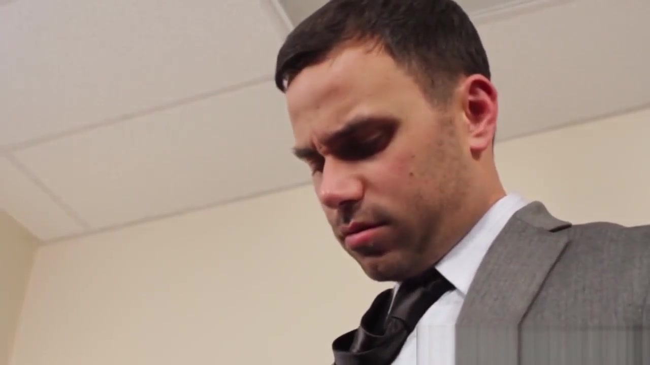 Office hunk assfucked after blowjob
