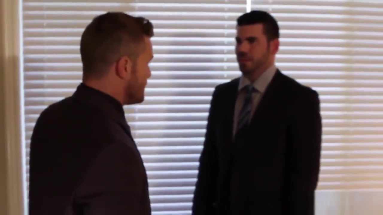Ripped officehunk buttfucks bear looking for closure