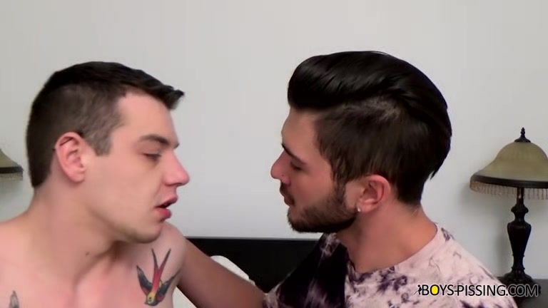 Raw Boys Piss Fucking In The Bedroom - Justin Dean & Ryan Fields