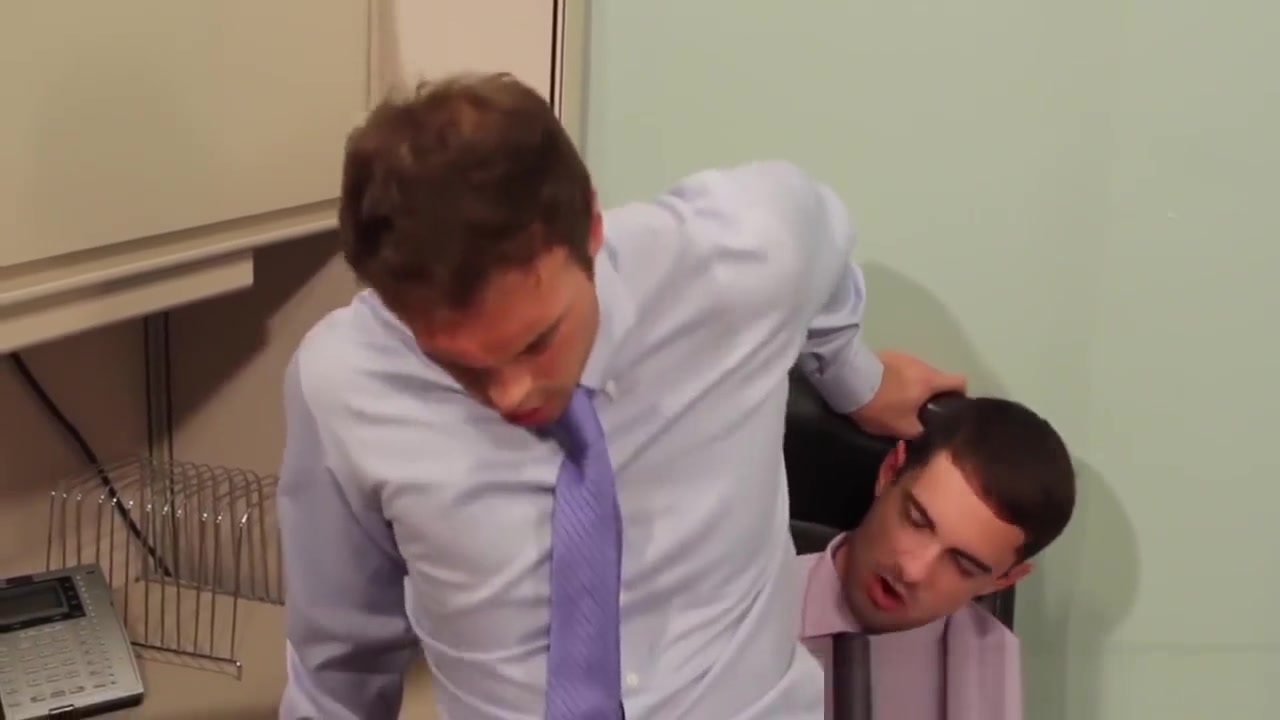 Officesex hunk fucked deeply at work