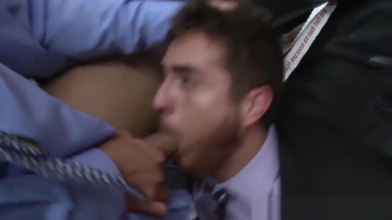 Muscular office hunk fucked by his boss