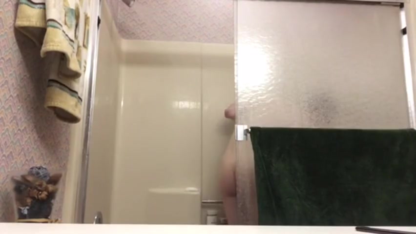 Hot Twink Has Fun In The Shower