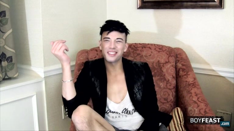 Smooth & Fit Jake Pumps Out A Heavy Load - Jake Diamante