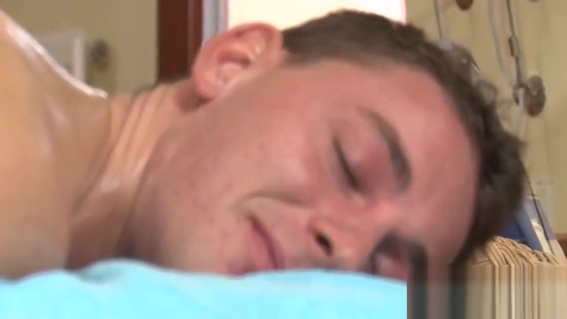 Hunk is pounding stud'_s anal during lusty massage