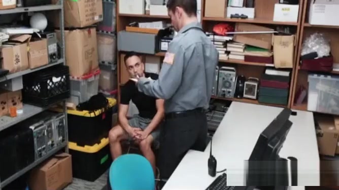 teen 18+ lets officer enter his asshole as a BRIBE
