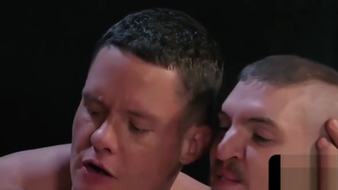 Dominant top fisting sub and enjoying bj