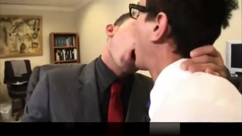 Horny buddies went from kisses to blowjobs in the office