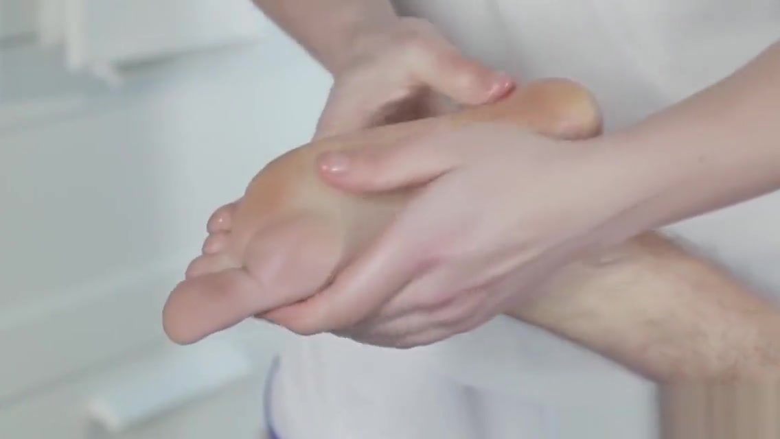 Two dudes fuck after a massage