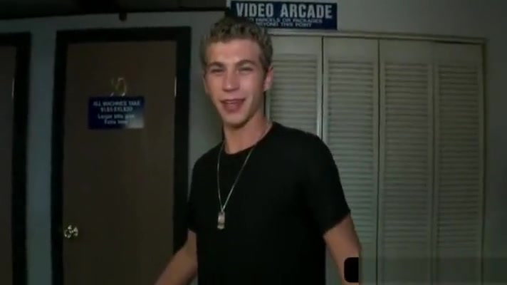 Gay blows straight dick on gloryhole