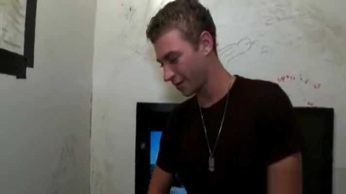 Gay blows straight dick on gloryhole