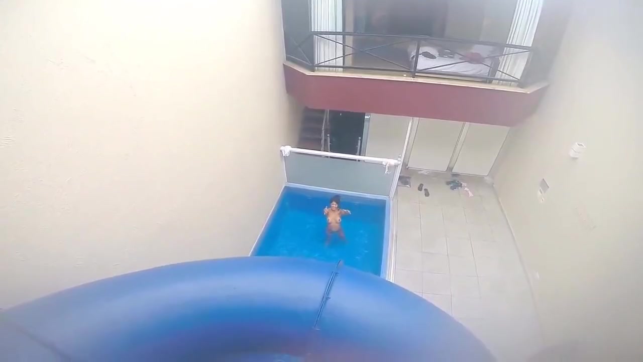 Sacana X Shayenne Samara na piscina do motel (POV)