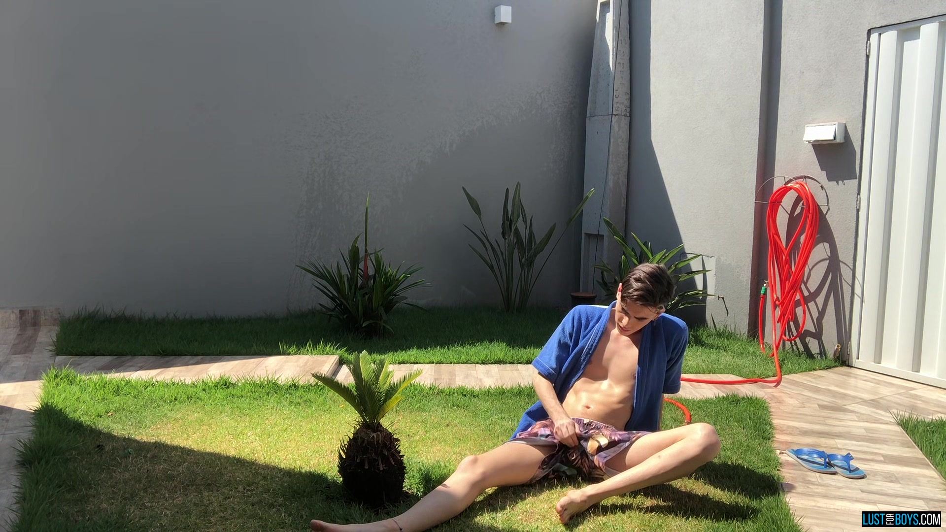 Stroking In The Sun With Henry - Henry Evans
