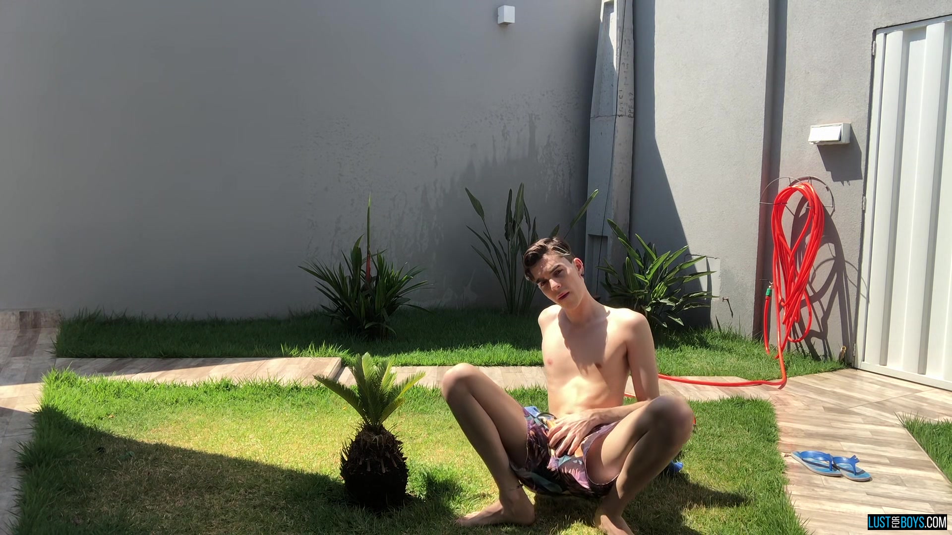 Stroking In The Sun With Henry - Henry Evans