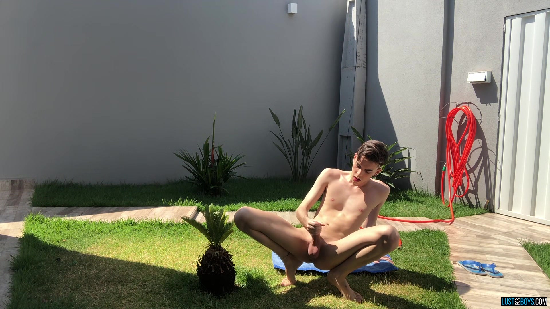 Stroking In The Sun With Henry - Henry Evans