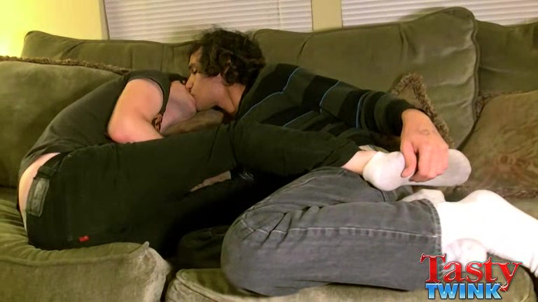 Tristan & Aron - Boys Tickle & Make Out
