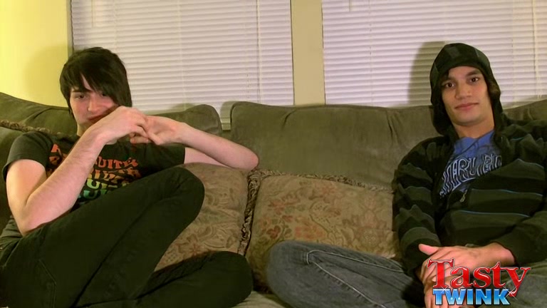 Tristan & Aron - Boys Tickle & Make Out