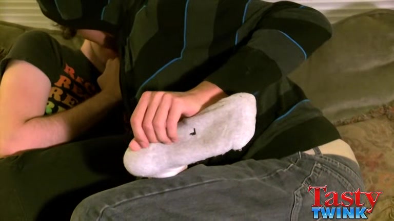 Tristan & Aron - Boys Tickle & Make Out