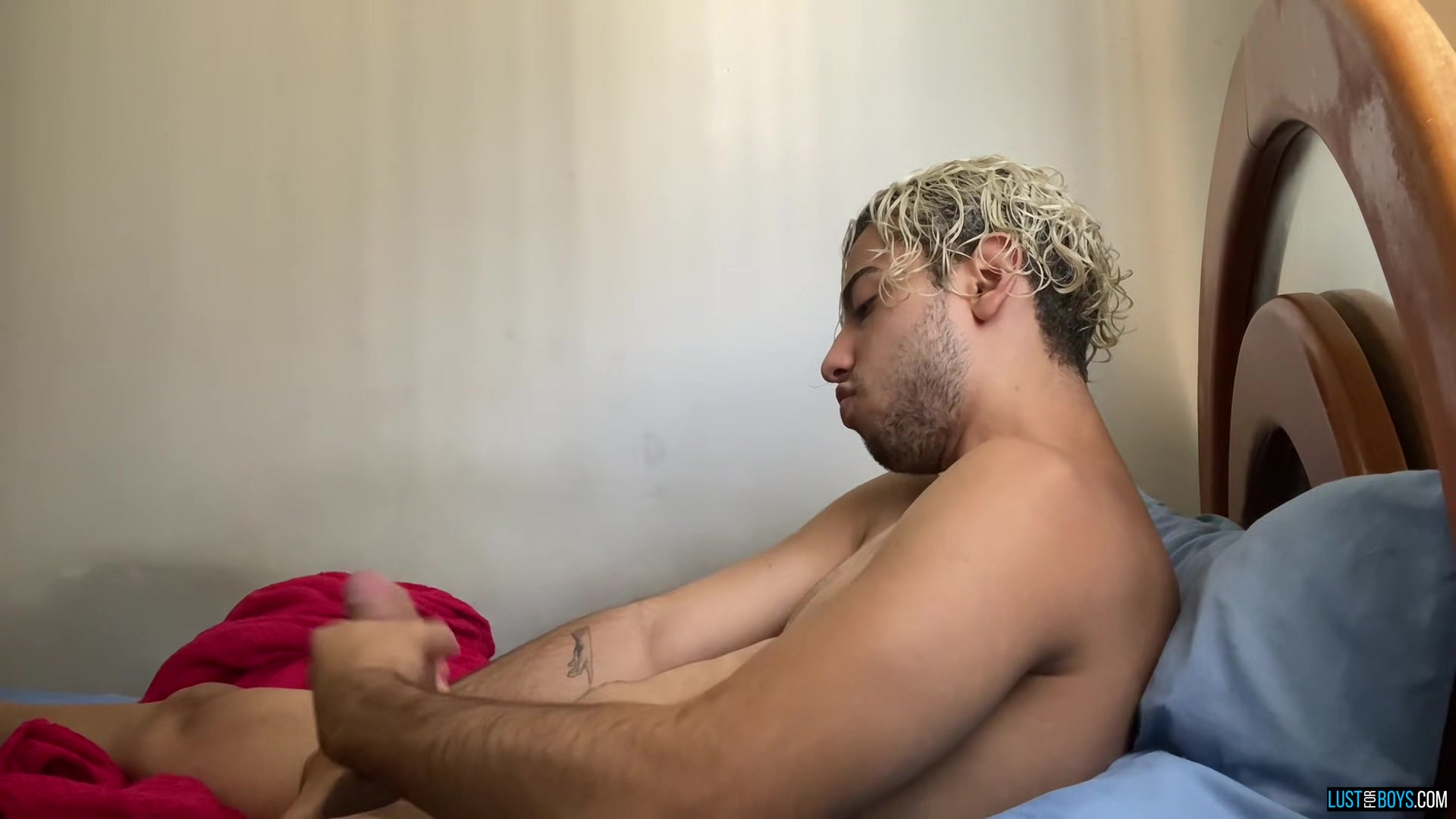 Stroking Thick Uncut Twink Cock - Henry Lynes