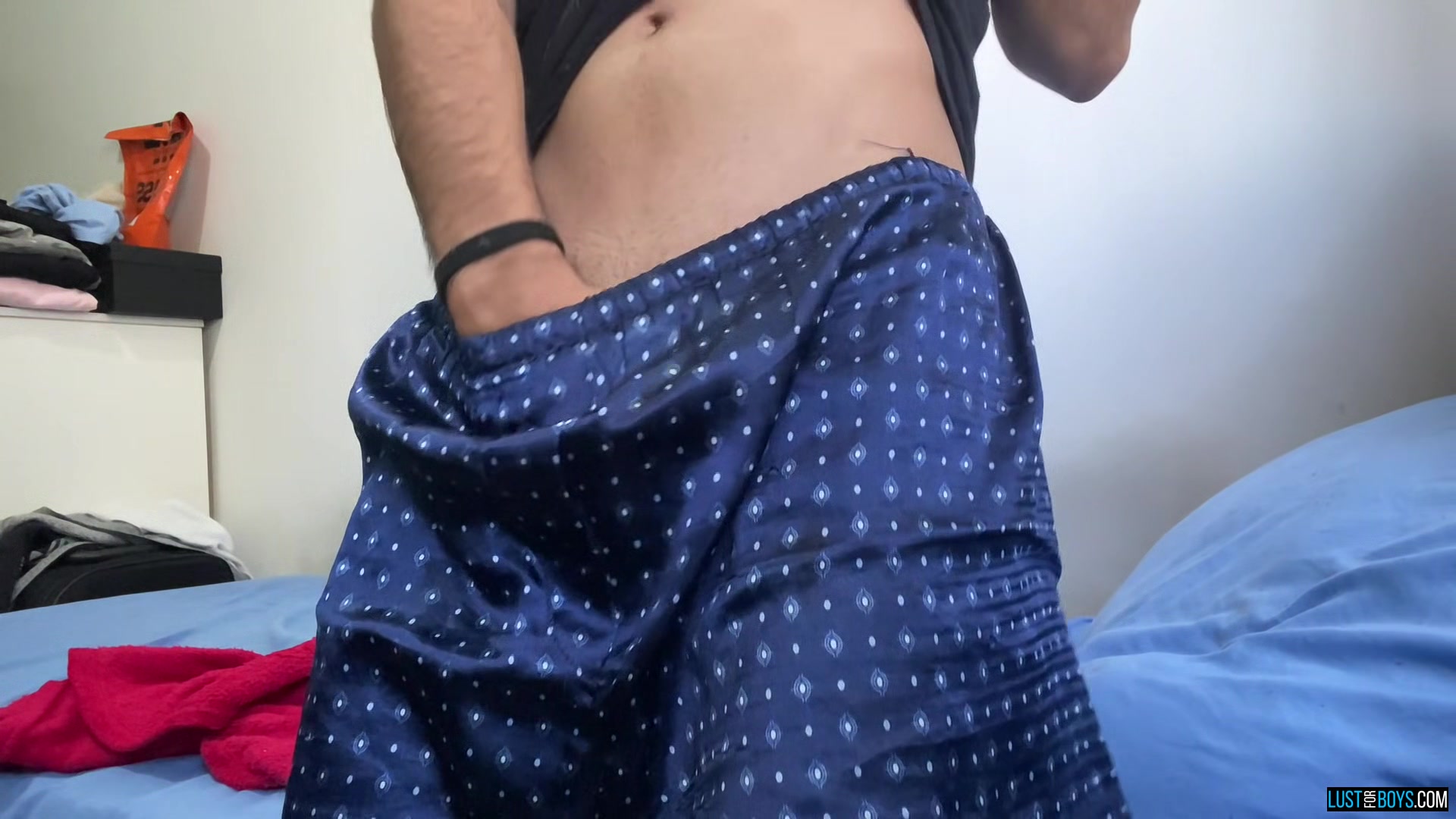 Stroking Thick Uncut Twink Cock - Henry Lynes