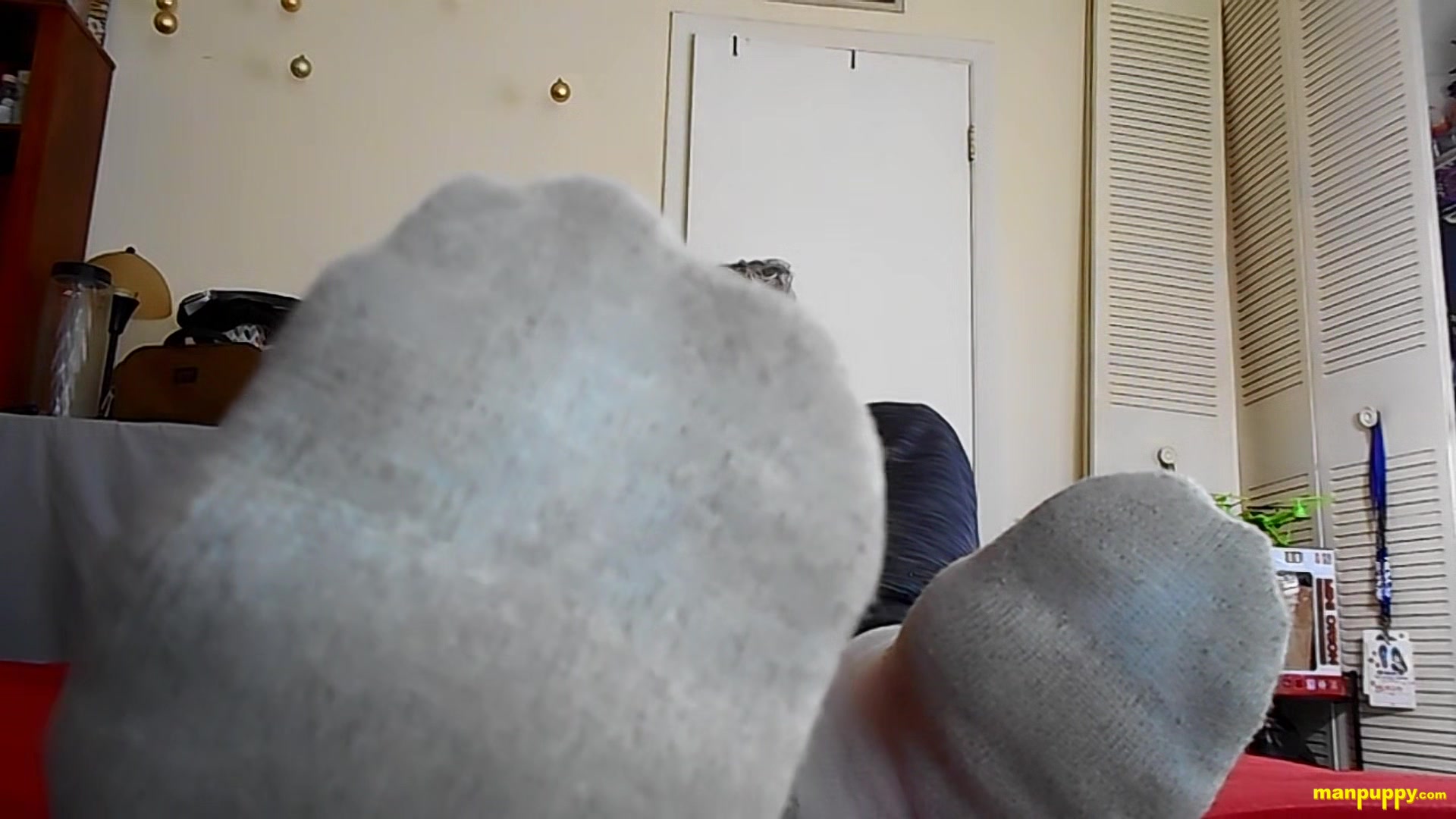 Obsessed With His Giant Feet - Richard Lennox