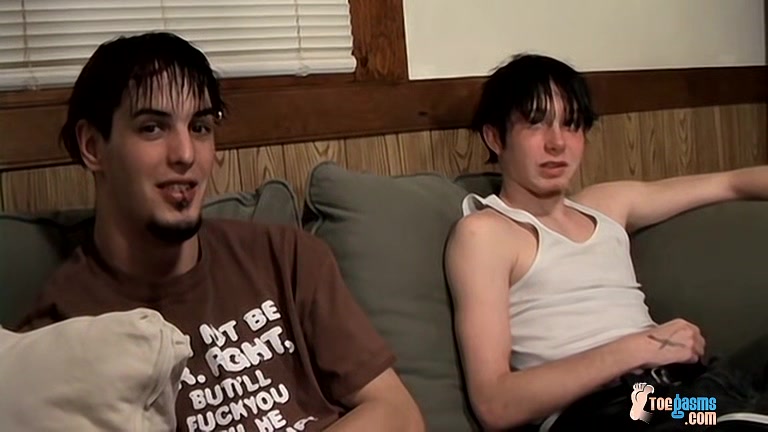 Barefoot Buddies Beat Off - Axel And Billy da Kidd