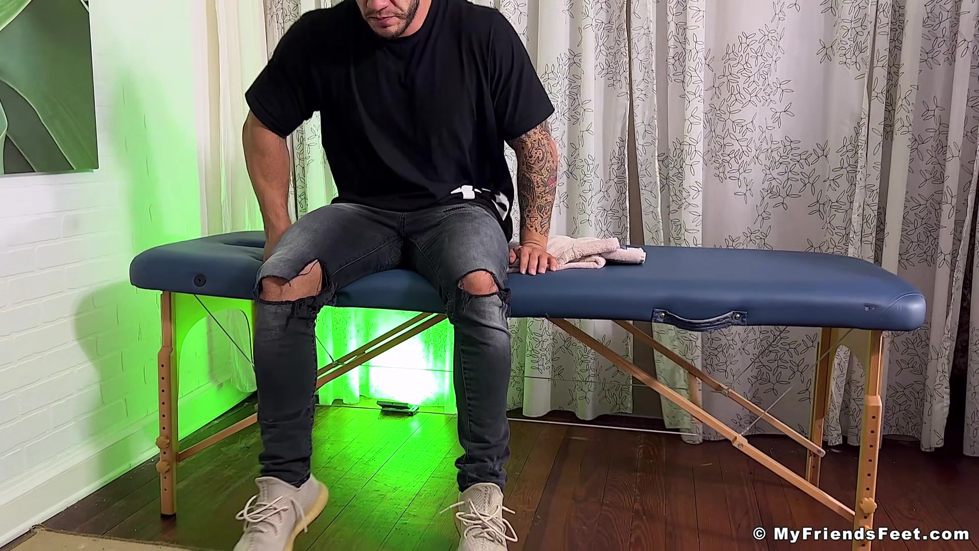 Vinni Foot Worshiped - Vinni