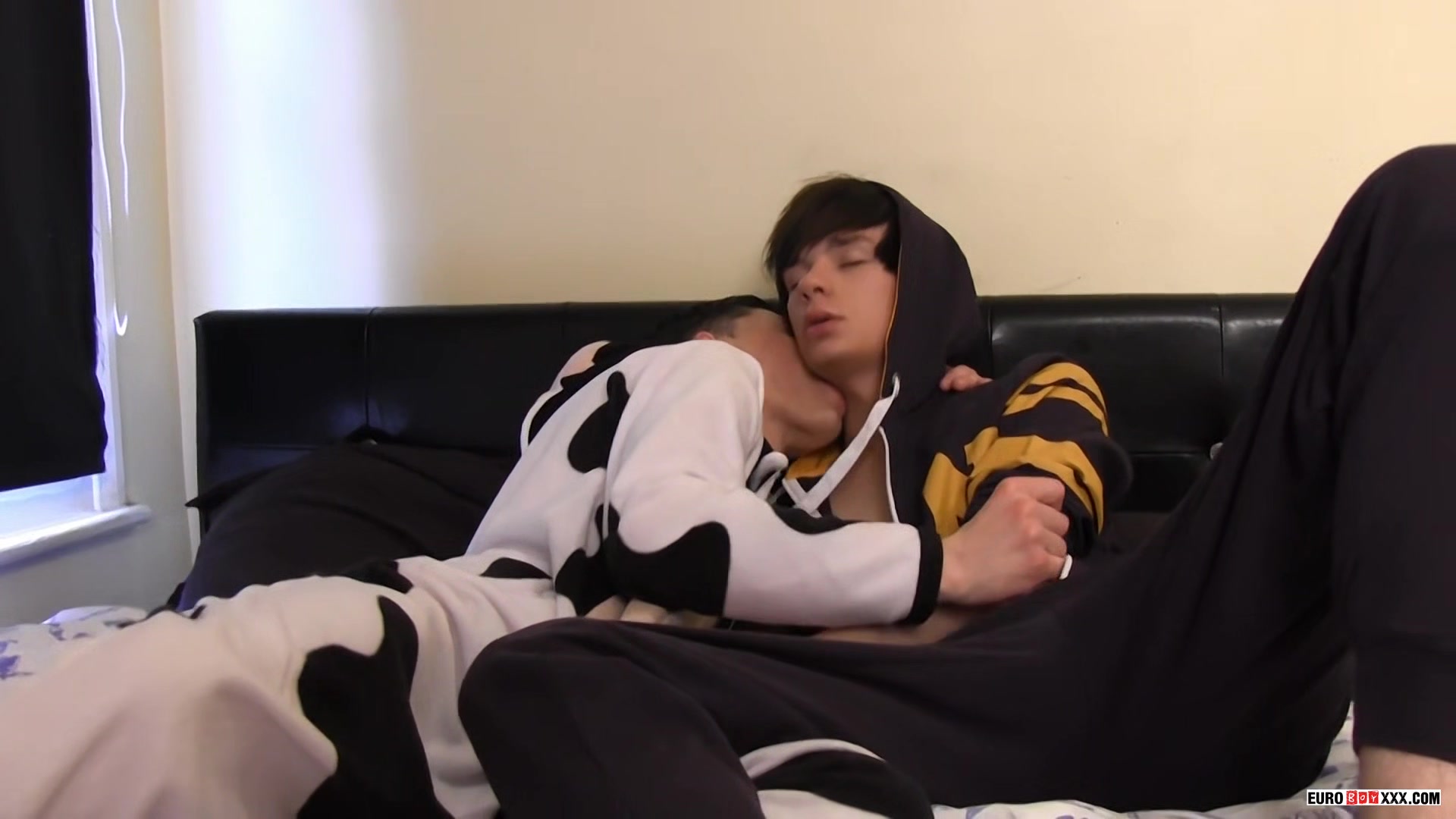 Twink Boy Caught Wanking In His Onesie! - Aaron Aurora & Jaye Elektra