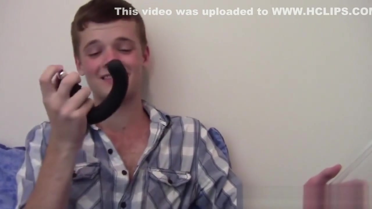Twink amateur jizzes pov