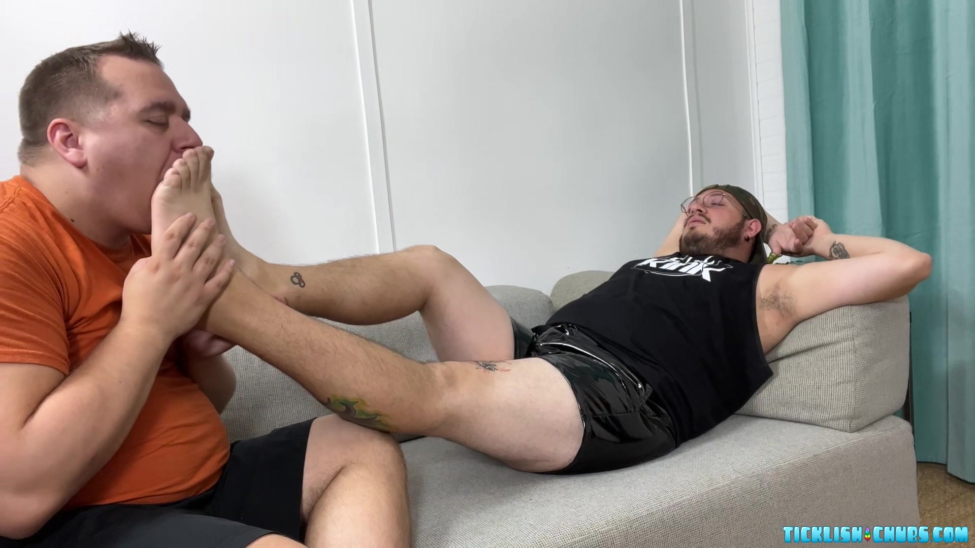 Prince Zed Has Lovely Big Feet - Prince Zed & Matt