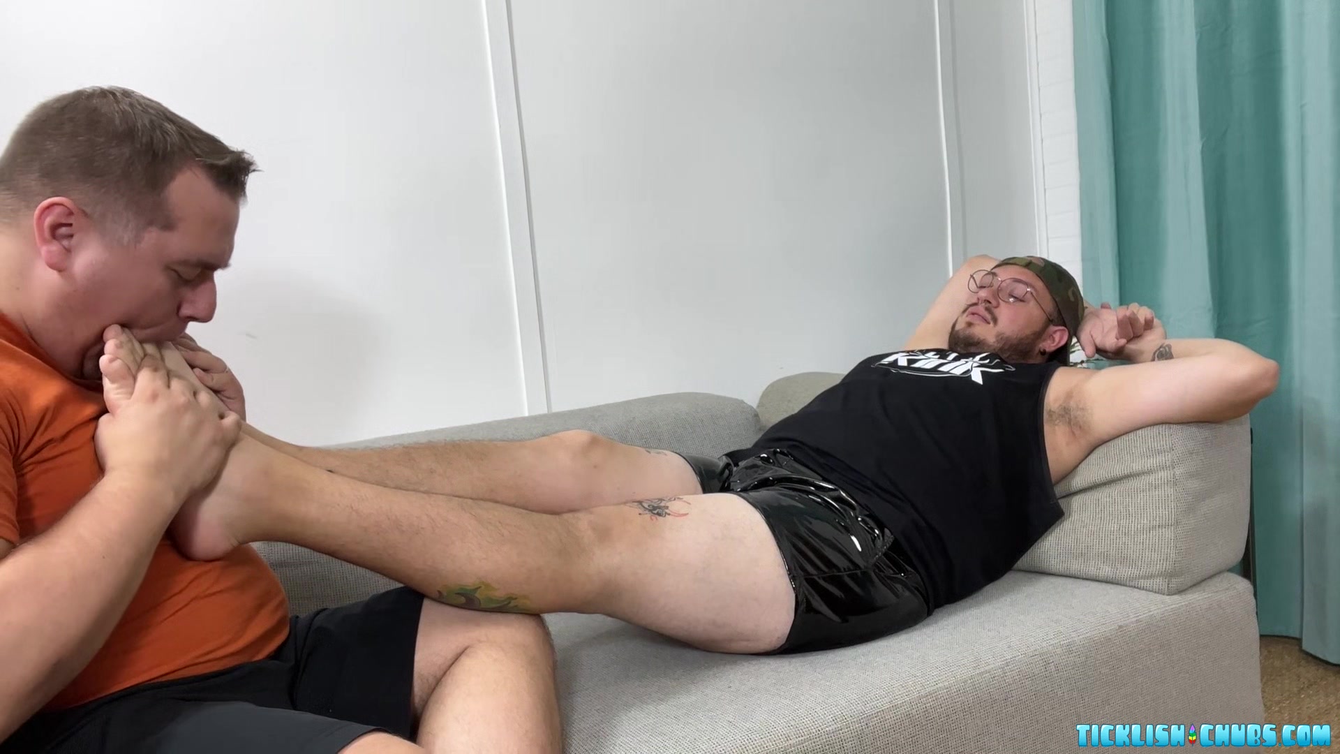 Prince Zed Has Lovely Big Feet - Prince Zed & Matt