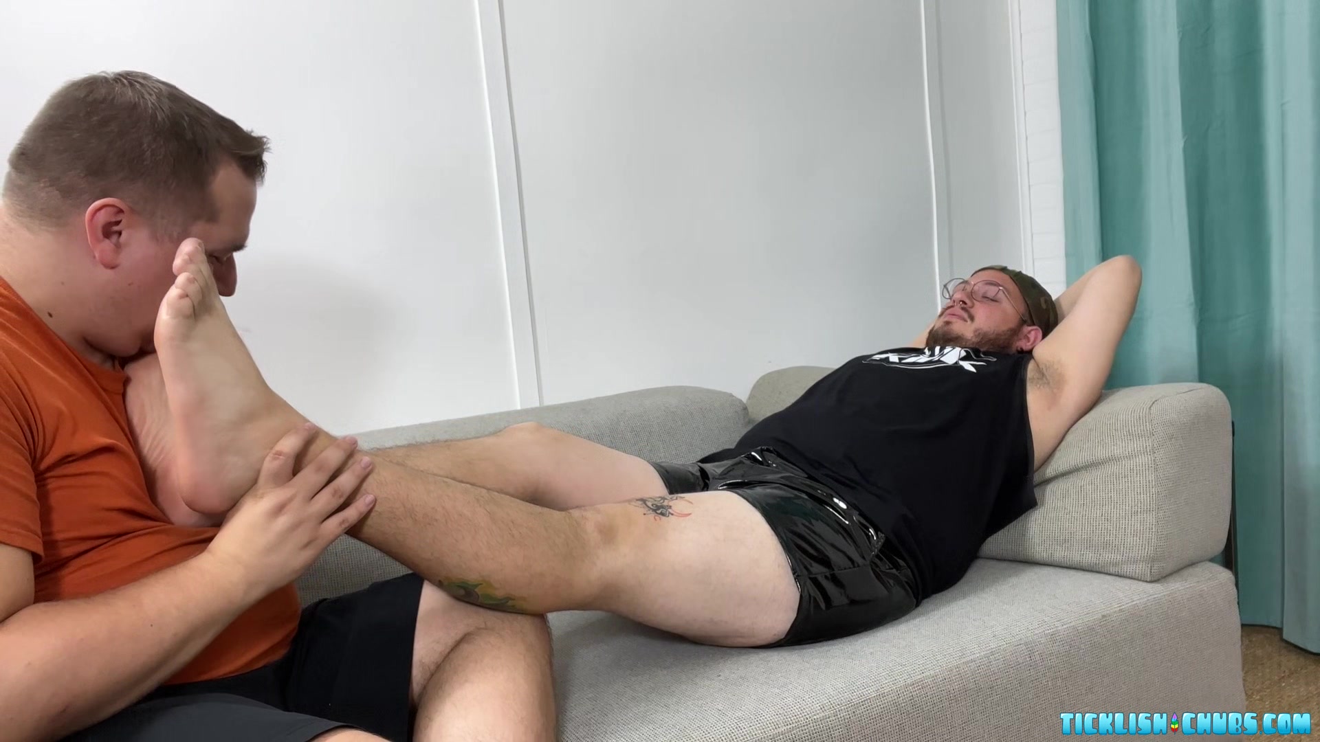 Prince Zed Has Lovely Big Feet - Prince Zed & Matt