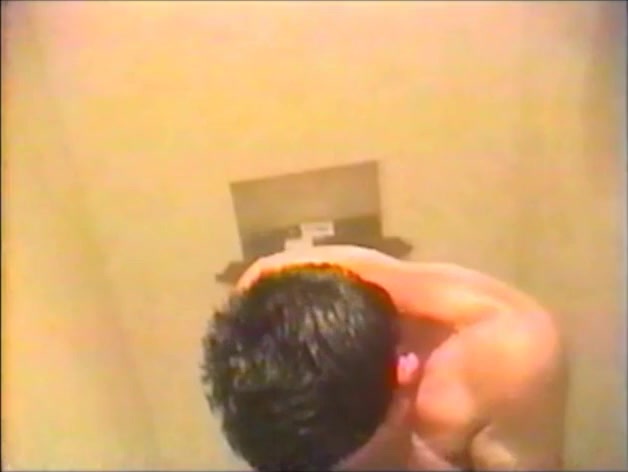 MACHO BOY TAKE's sHOWER IN MOTEL EL PARADOR