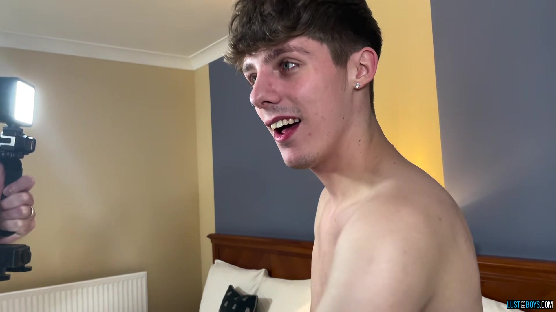 Desperate For A Gang Bang - 1 - Leo Summers, Mitch Schif, Felix Hanan, Sebastian Kane