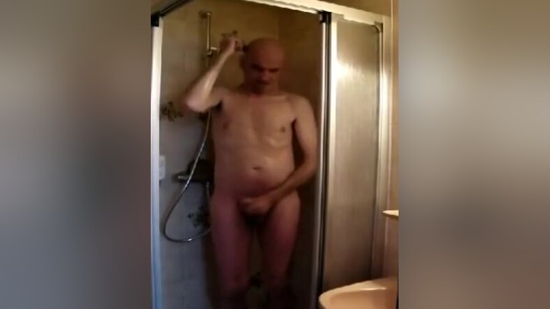 Headshave & Orgasm In The Shower