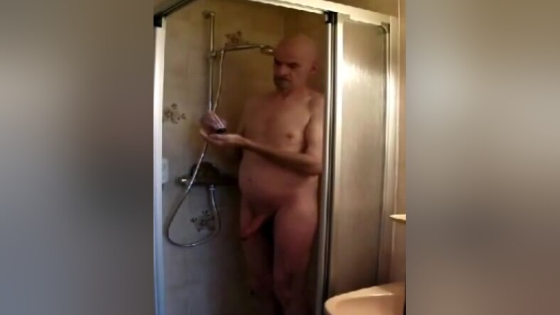 Headshave & Orgasm In The Shower