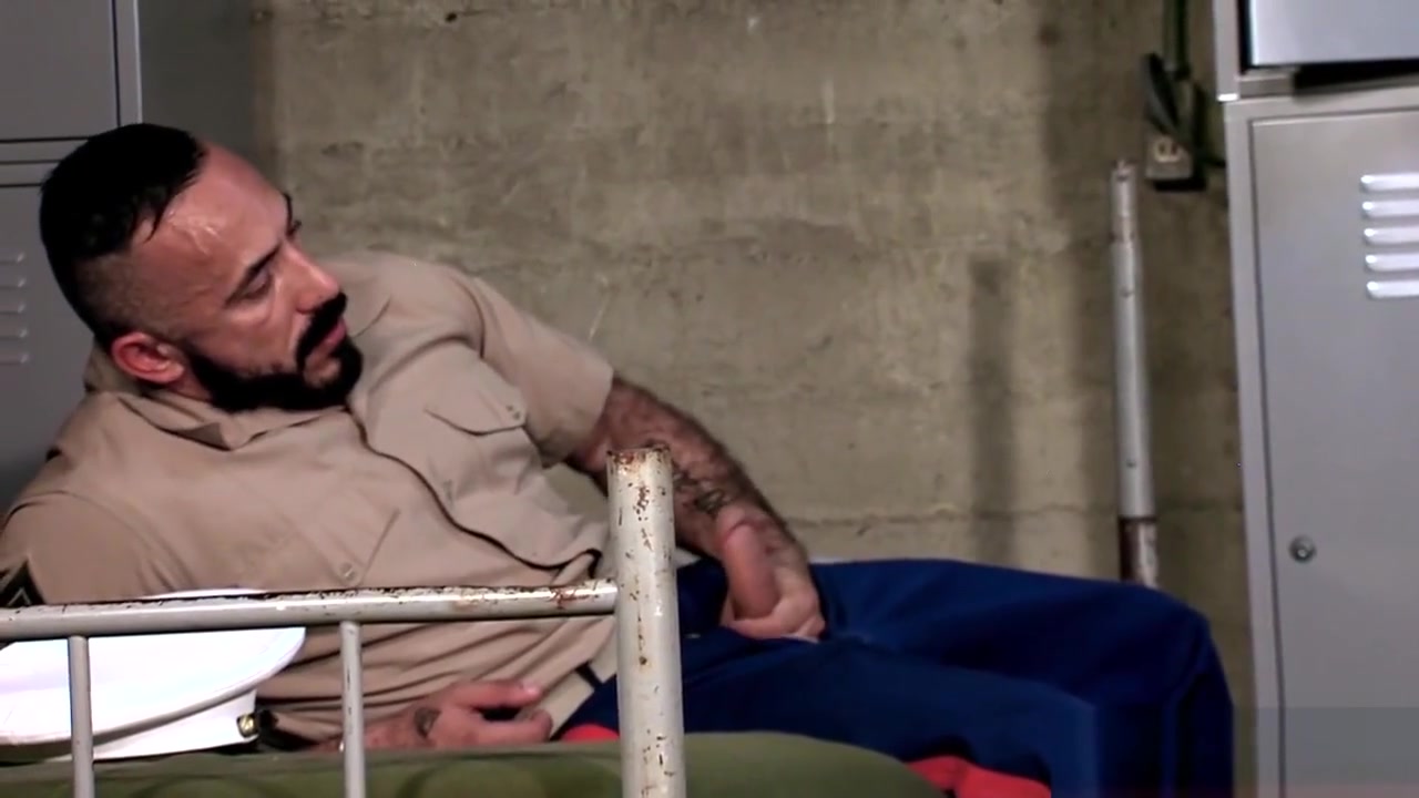 Buff military guy jizzed