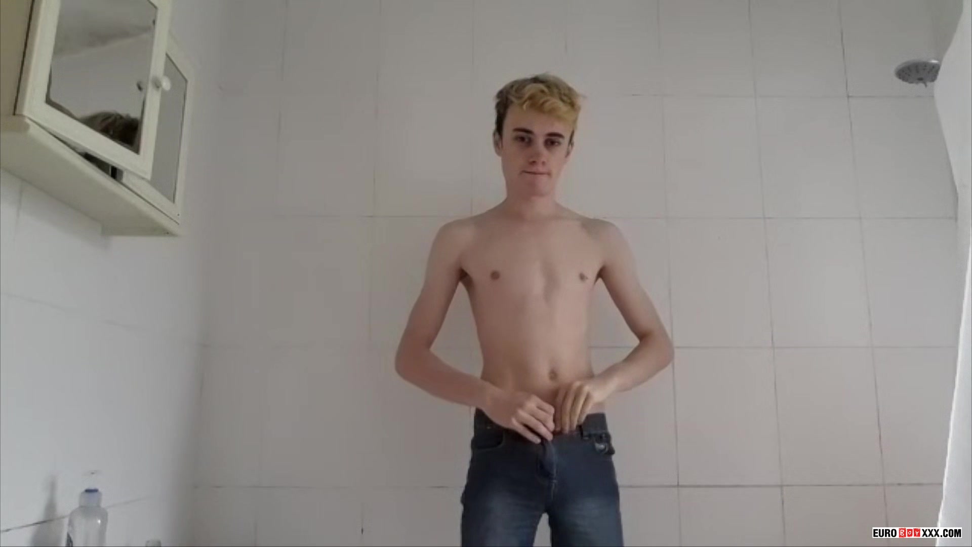 Squirting Cum In The Shower - Harry Alexander