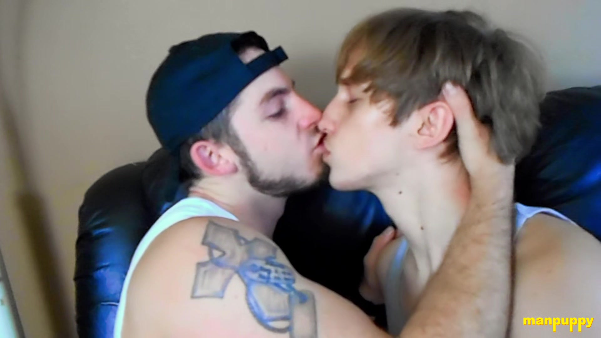 Hot Gay Kissing 27 - Toby Springs, Elis Ataxxx