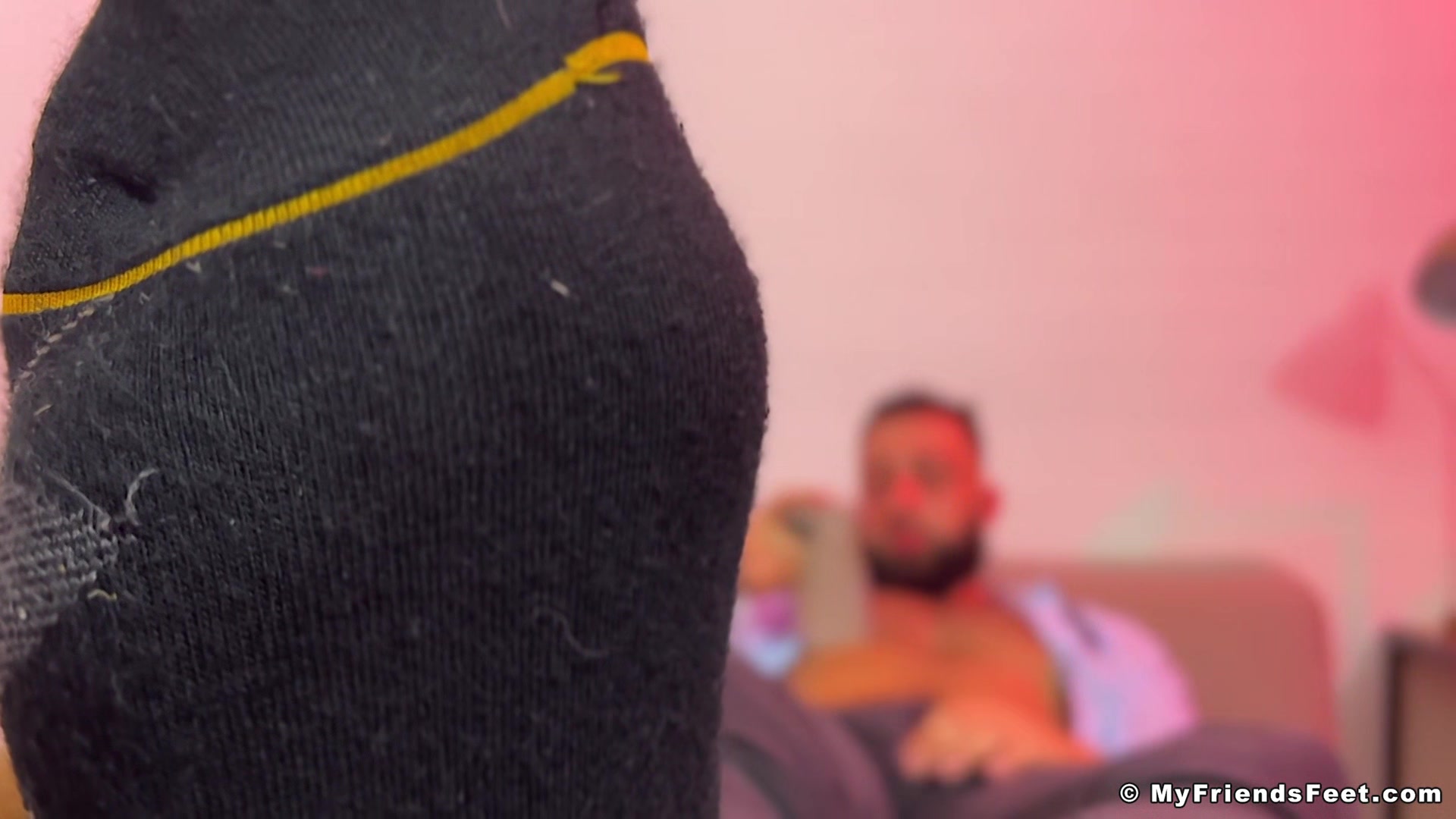 Spy On: Maui's Socks & Feet - Maui