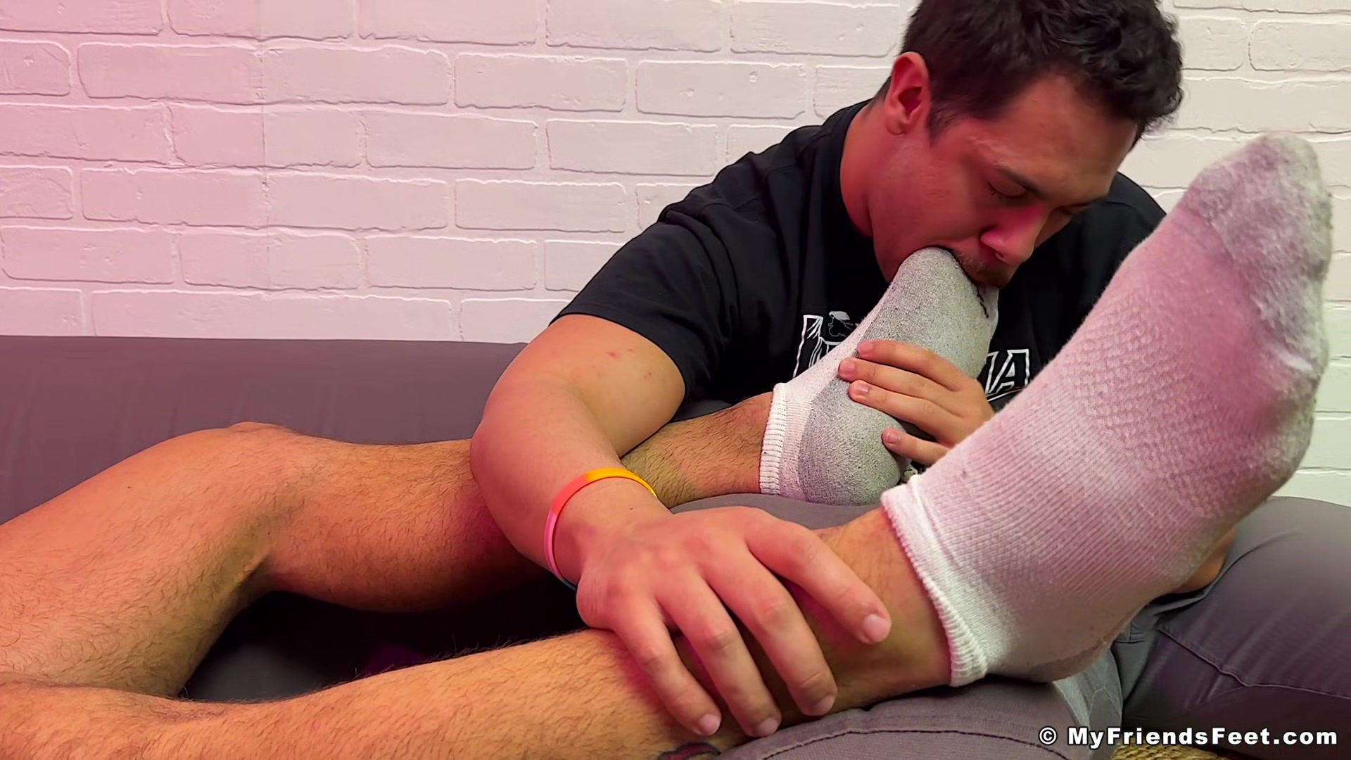Vinni Gets Off to Foot Worship - Vinni