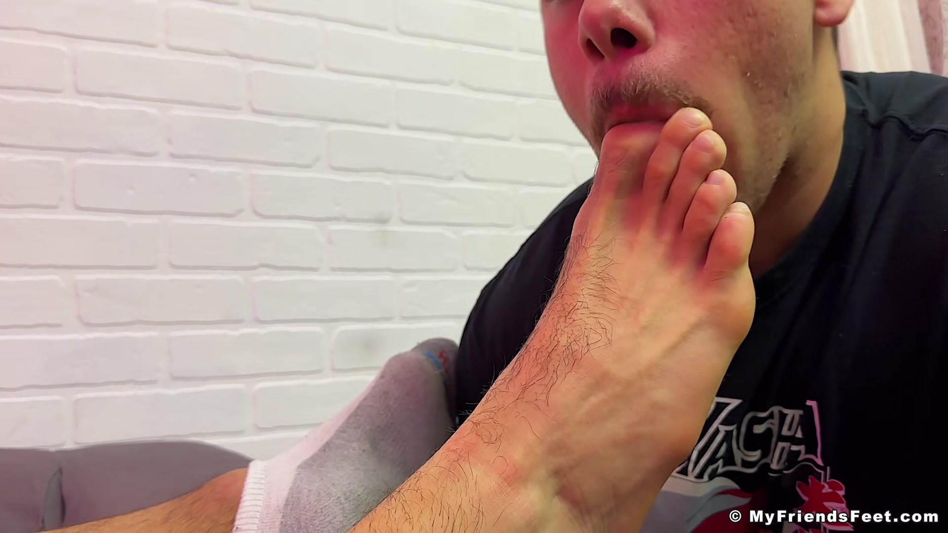 Vinni Gets Off to Foot Worship - Vinni