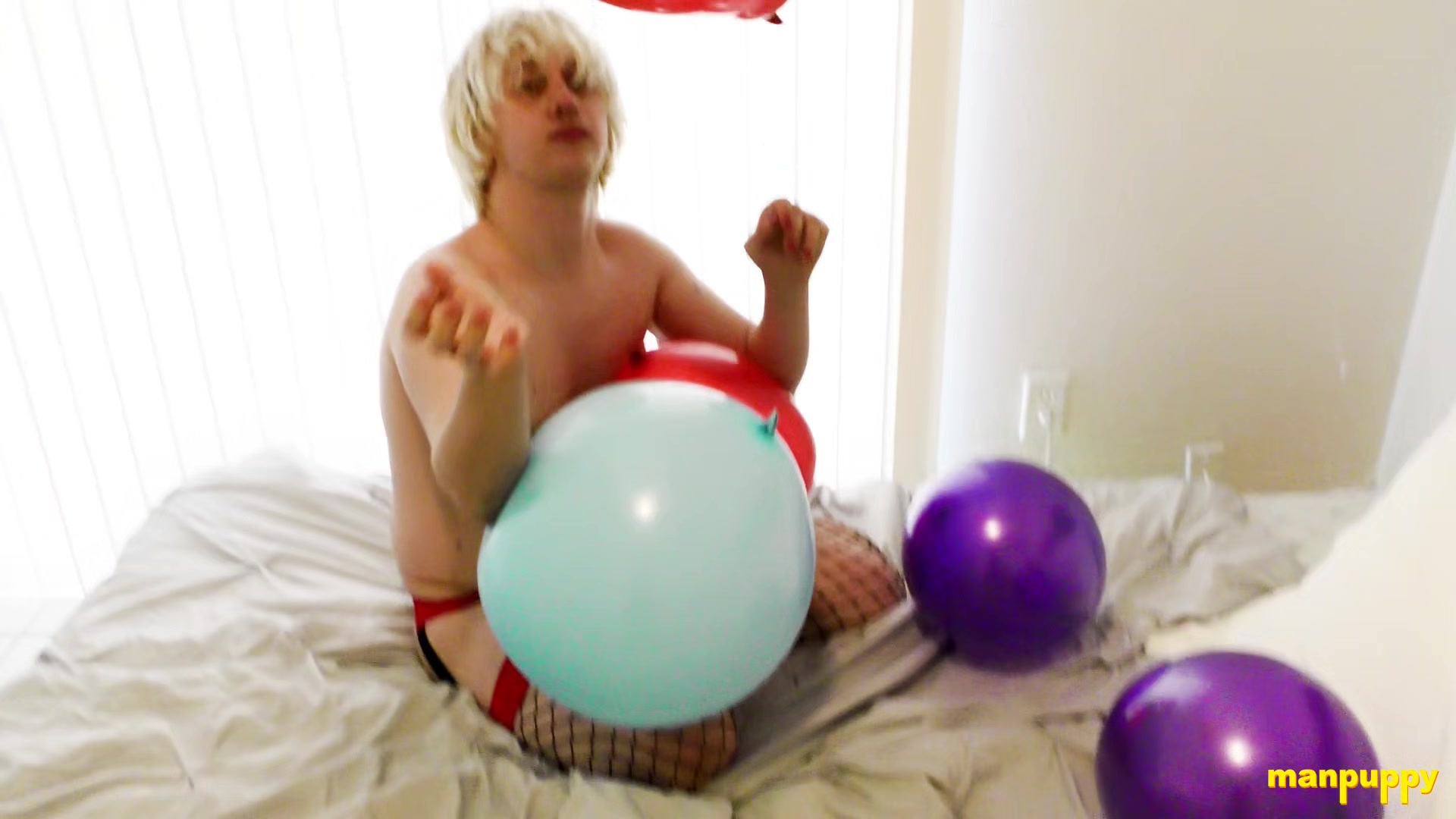 Fun with his Balloon Friends - Elis Ataxxx