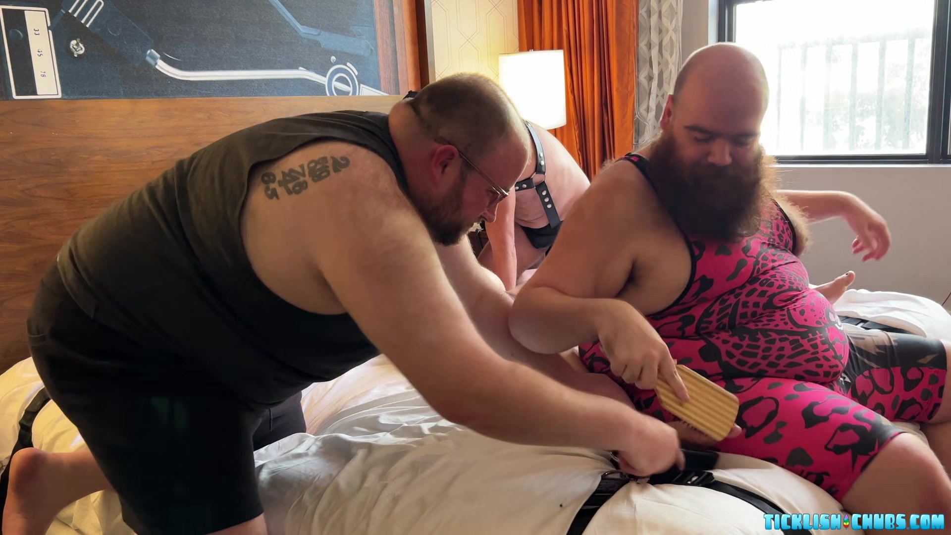 A Gang Tickle For Matt! - Kwisatz, Tommy Bearhama, Maddox & Matt