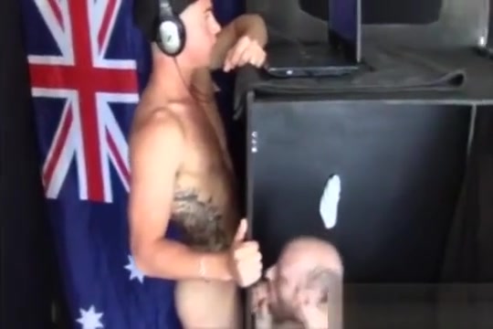 Aussie Jayden gets gloryhole BJ