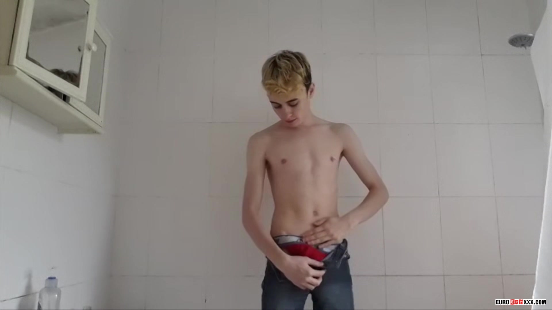 Squirting Cum In The Shower - Harry Alexander