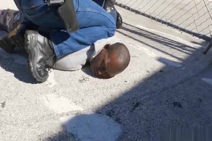 GAYPATROL SHOPLIFTER ON THE RUN BLACK THUG