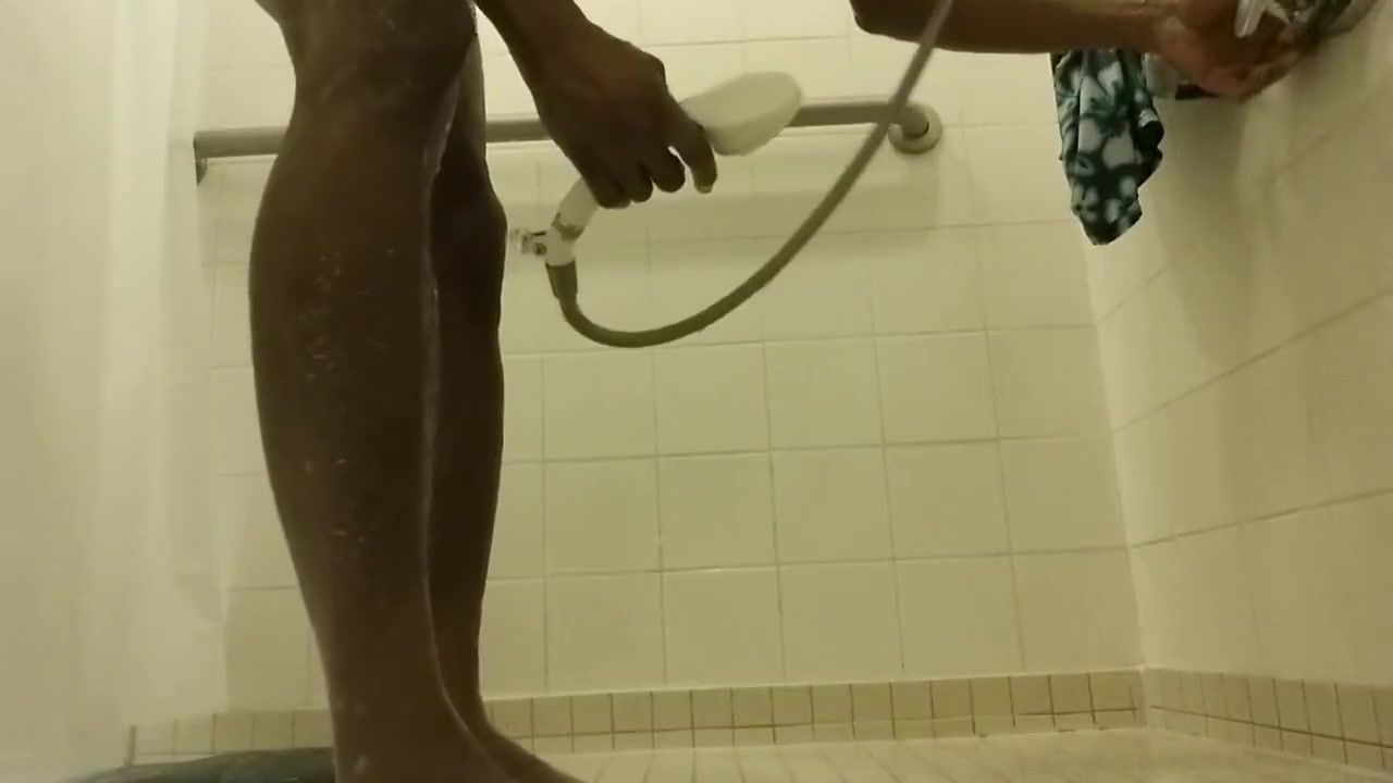 MrShellyP'z Shower Solo in Men'z Locker Room