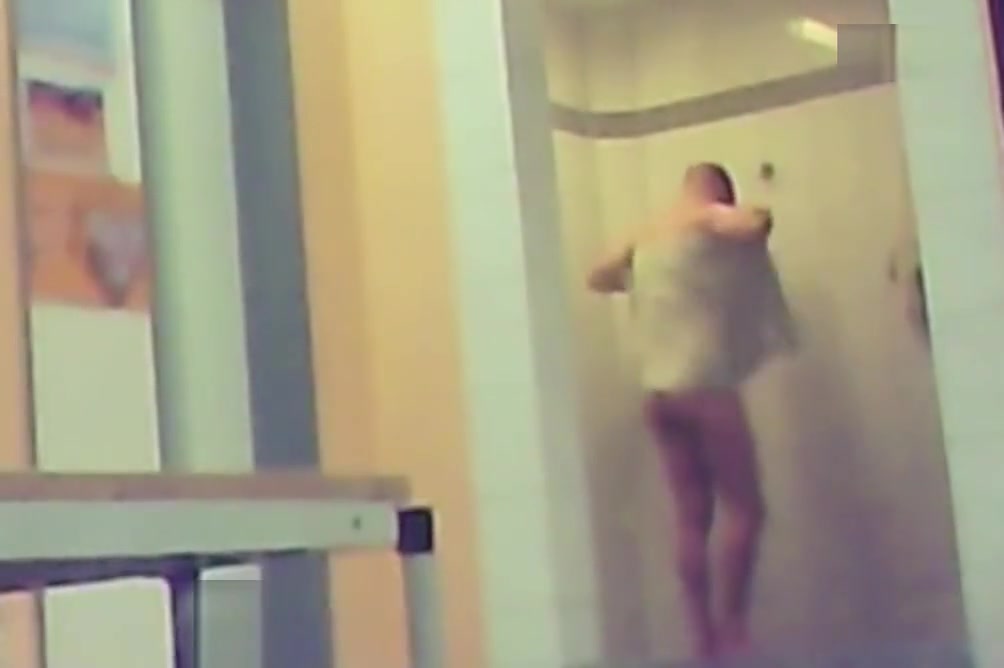 gym shower 16
